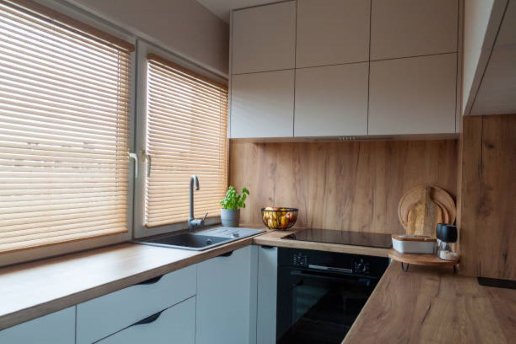Perfected Moves: Sustainable Sun Protection – Solar Shield Blinds for an Eco-Conscious Kitchen